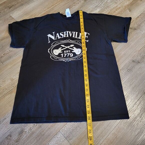 Gildan Nashville Est 1179 Tourist Graphic Crew Neck Tee Shirt Mens Size Medium - Picture 4 of 4